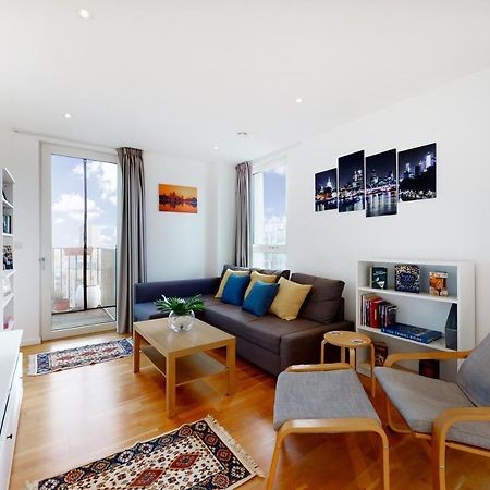 Lovely 2 Bedroom Flat With Balcony In Stratford Londra Exterior foto