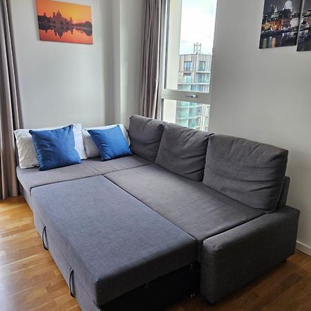 Lovely 2 Bedroom Flat With Balcony In Stratford Londra Exterior foto