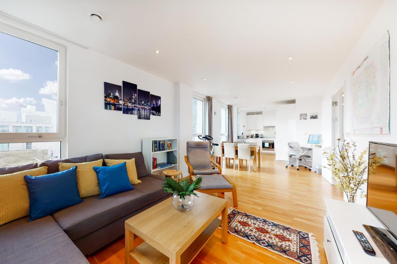 Lovely 2 Bedroom Flat With Balcony In Stratford Londra Exterior foto