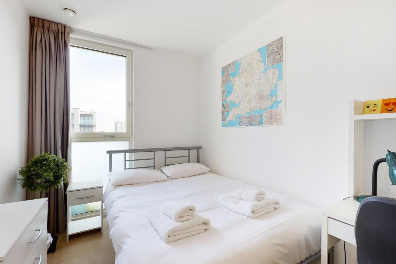Lovely 2 Bedroom Flat With Balcony In Stratford Londra Exterior foto